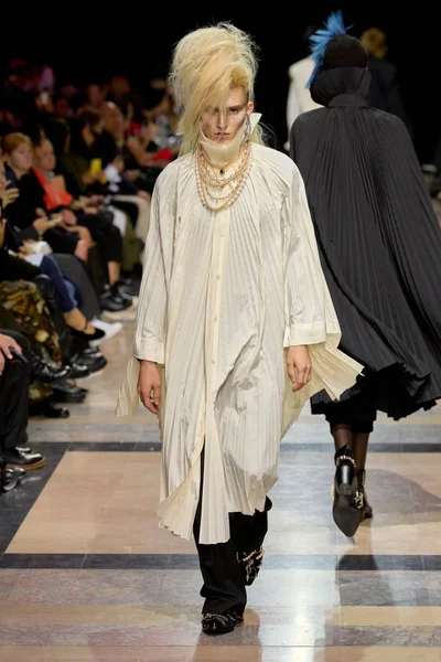 Look 14